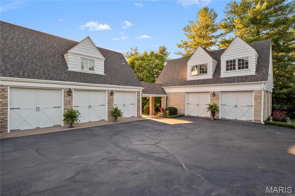4 Country Life Acres