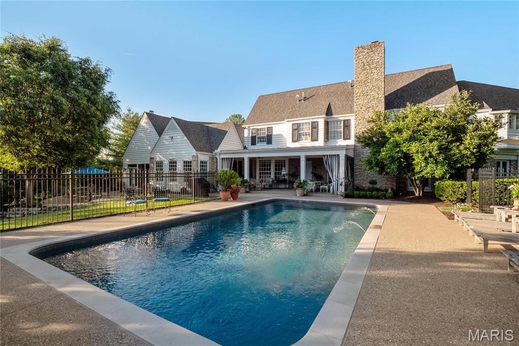 4 Country Life Acres