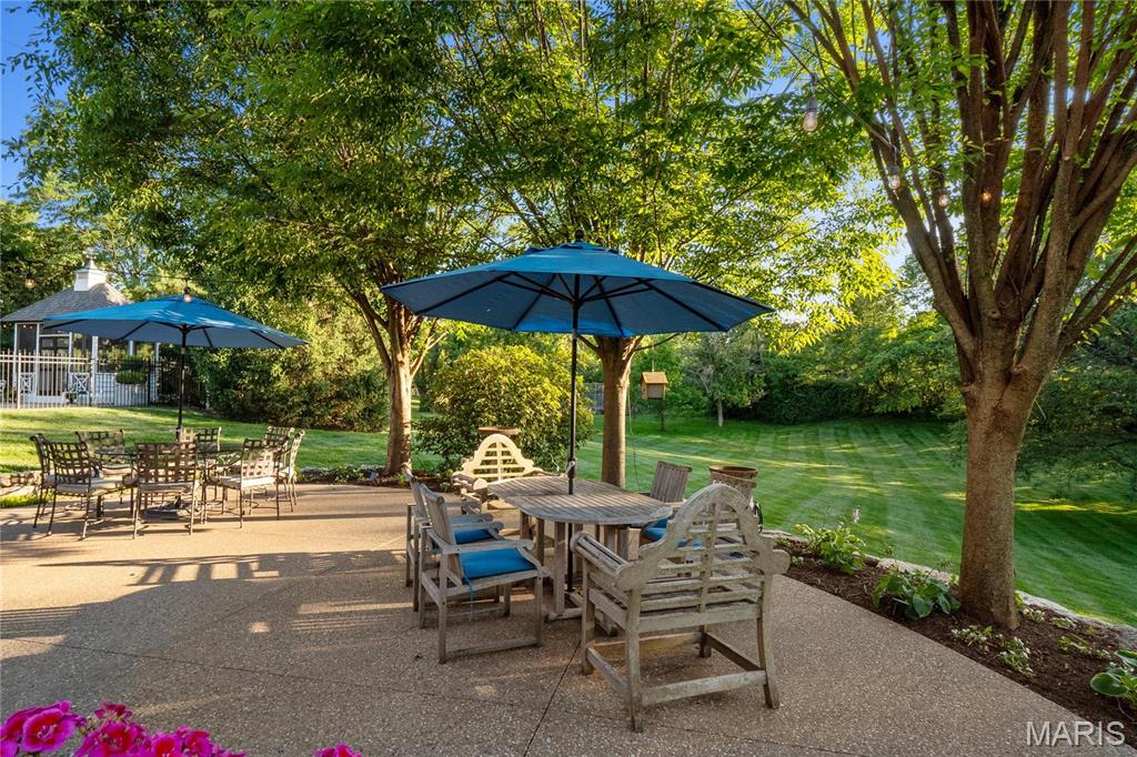 4 Country Life Acres