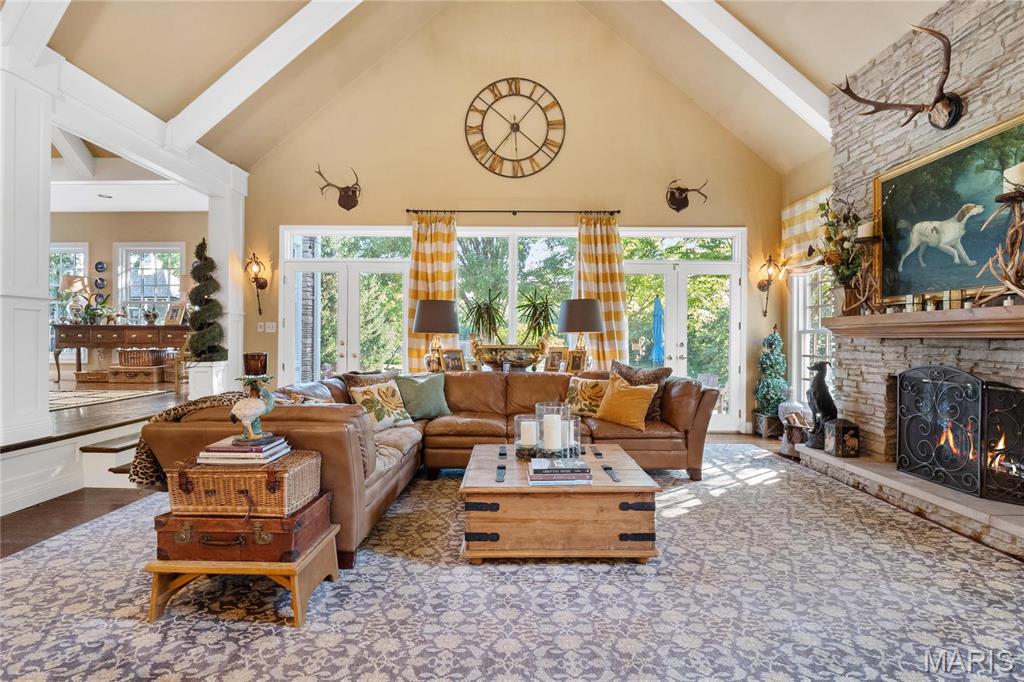 4 Country Life Acres
