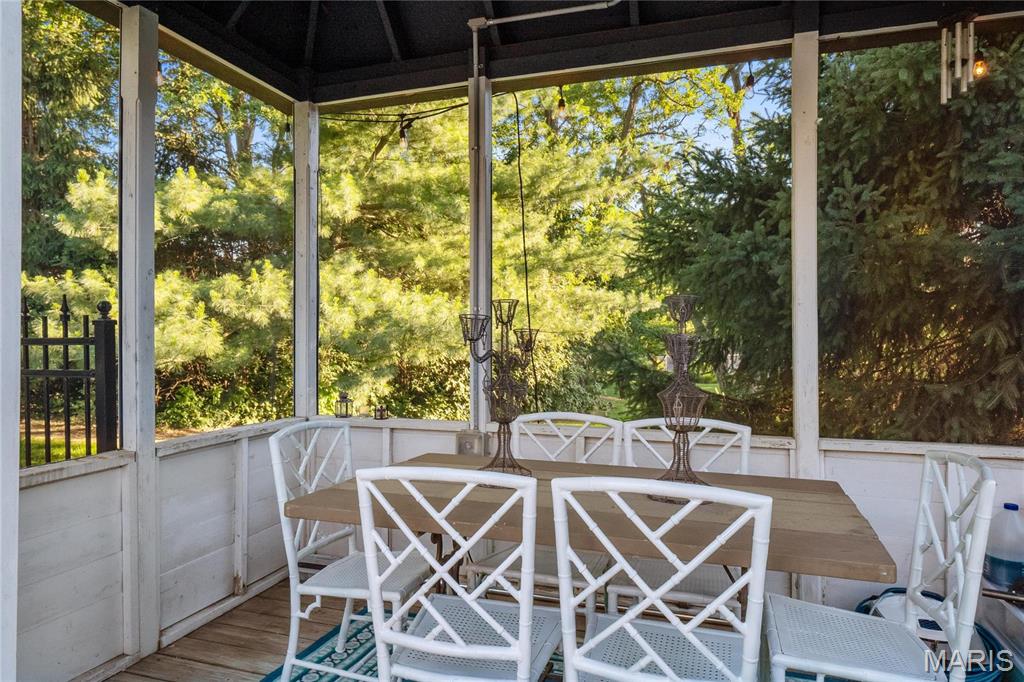 4 Country Life Acres