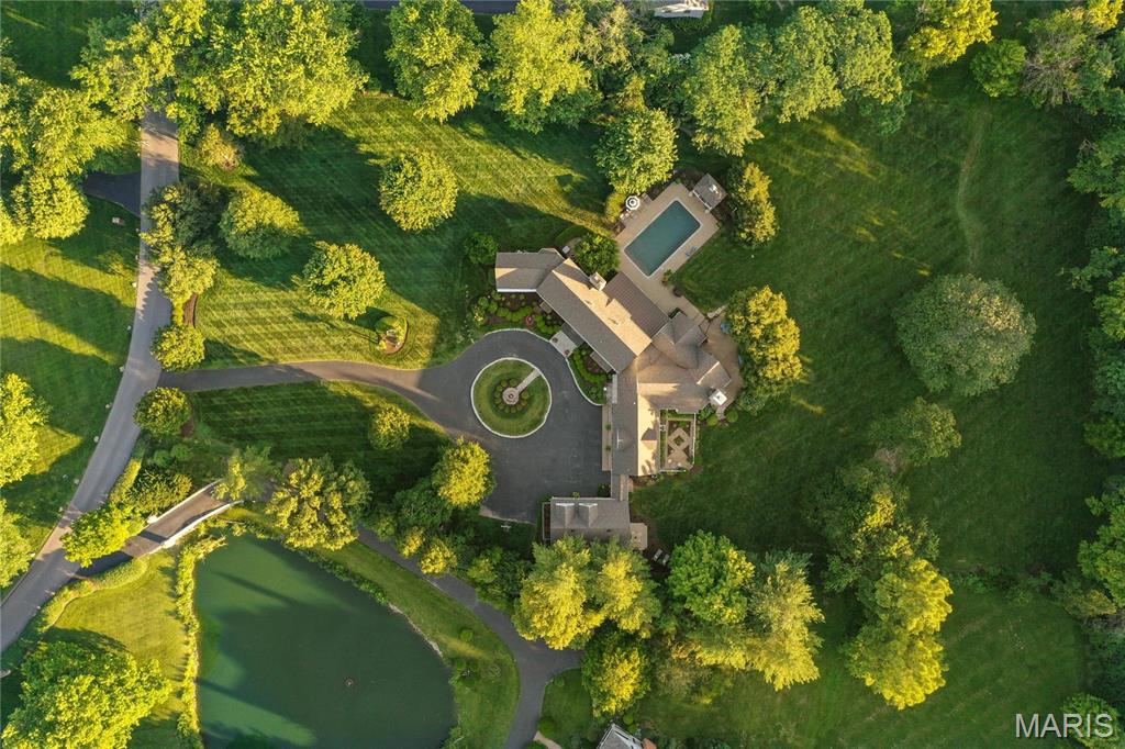 4 Country Life Acres