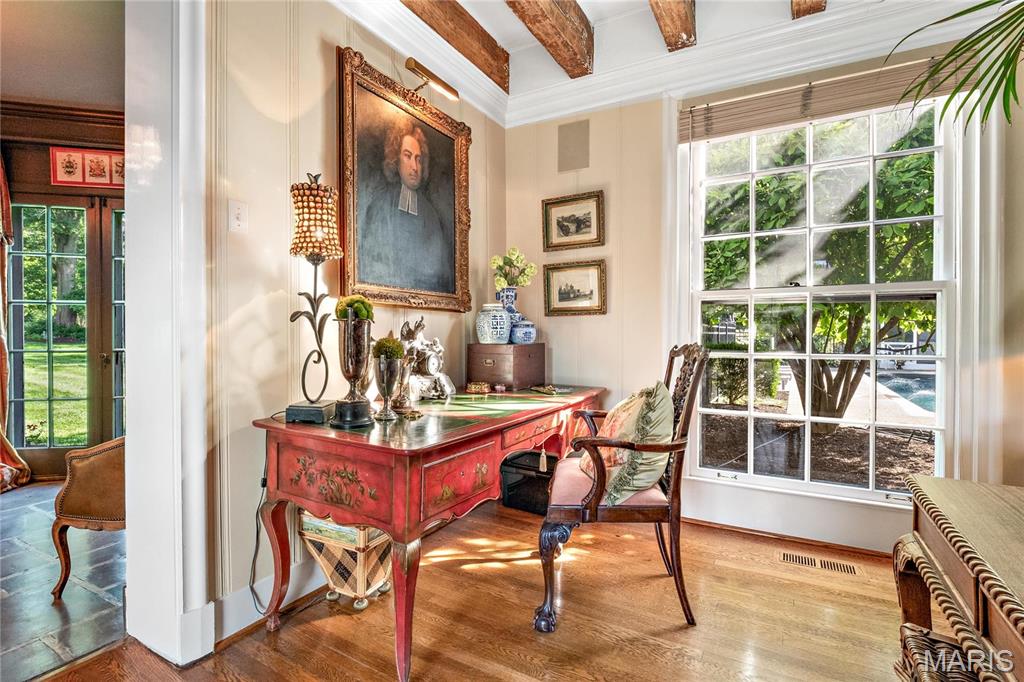 4 Country Life Acres
