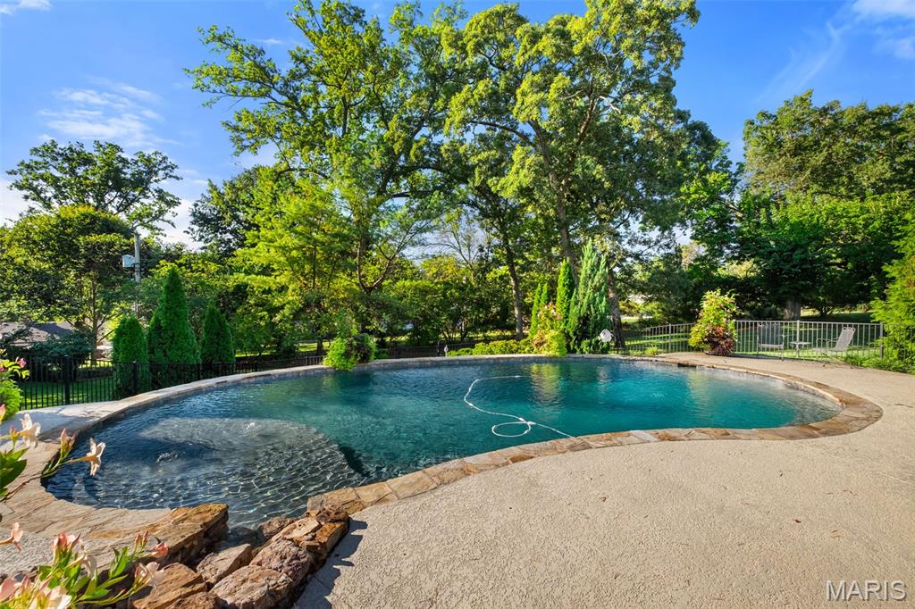 9834 Old Warson Road