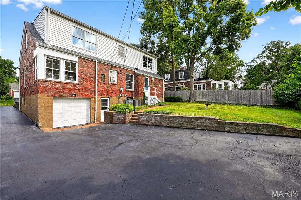 722 Glenvista Place