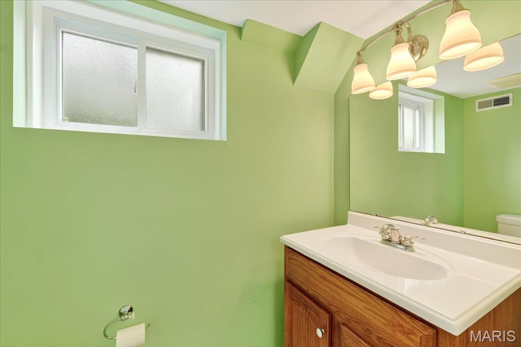 722 Glenvista Place