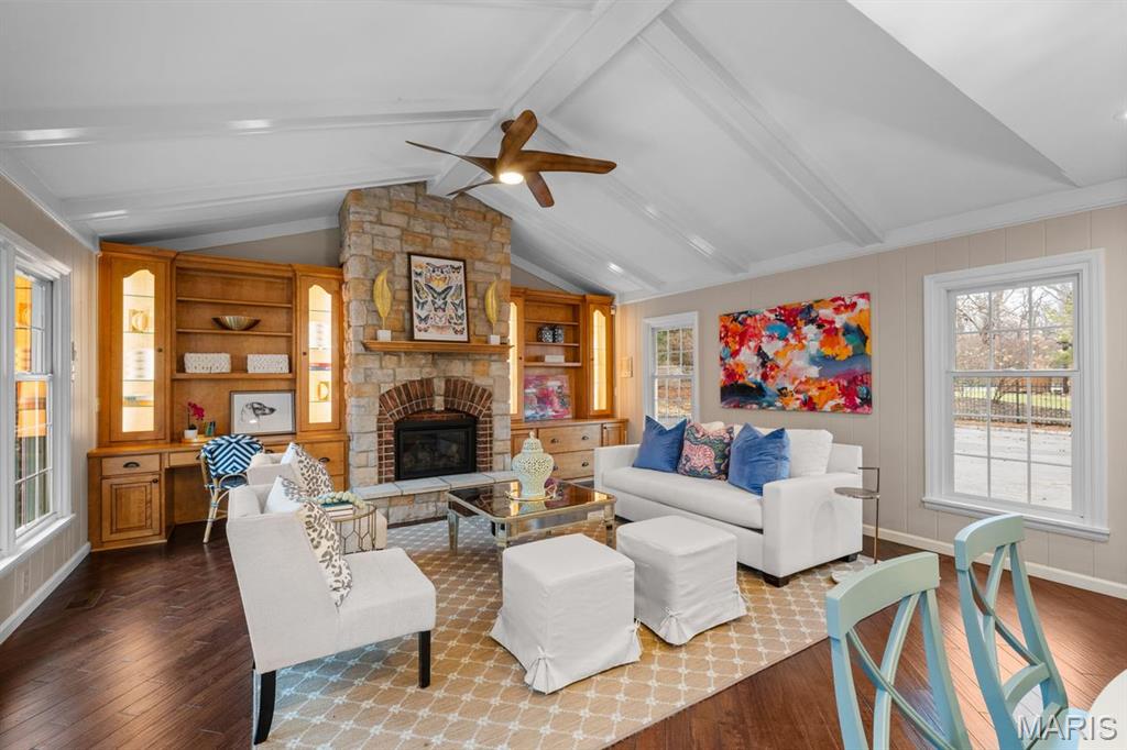 1691 Frontenac Woods Lane