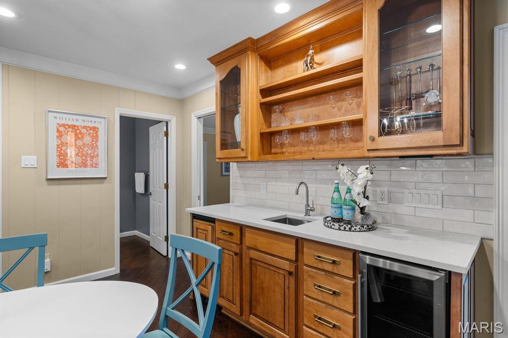 1691 Frontenac Woods Lane