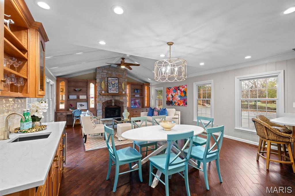 1691 Frontenac Woods Lane