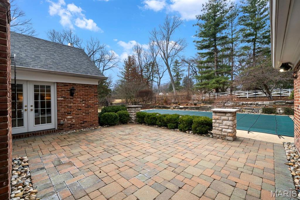 1691 Frontenac Woods Lane