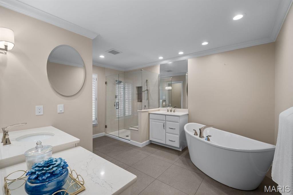 1691 Frontenac Woods Lane