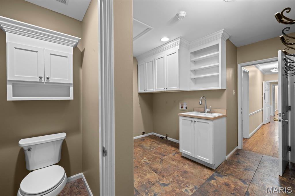 1691 Frontenac Woods Lane