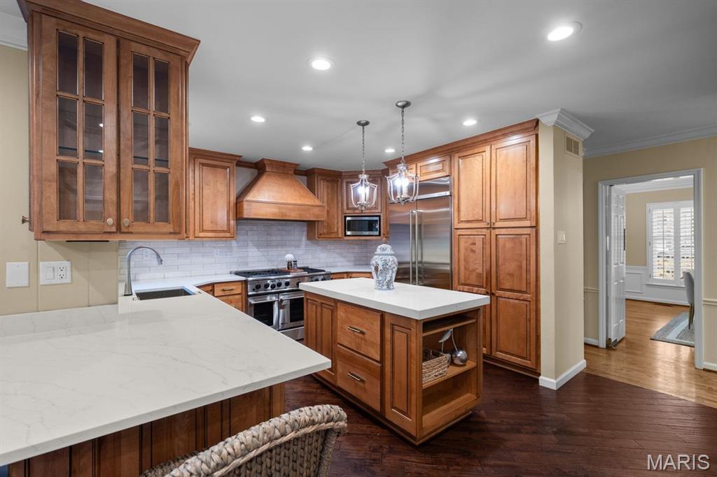 1691 Frontenac Woods Lane