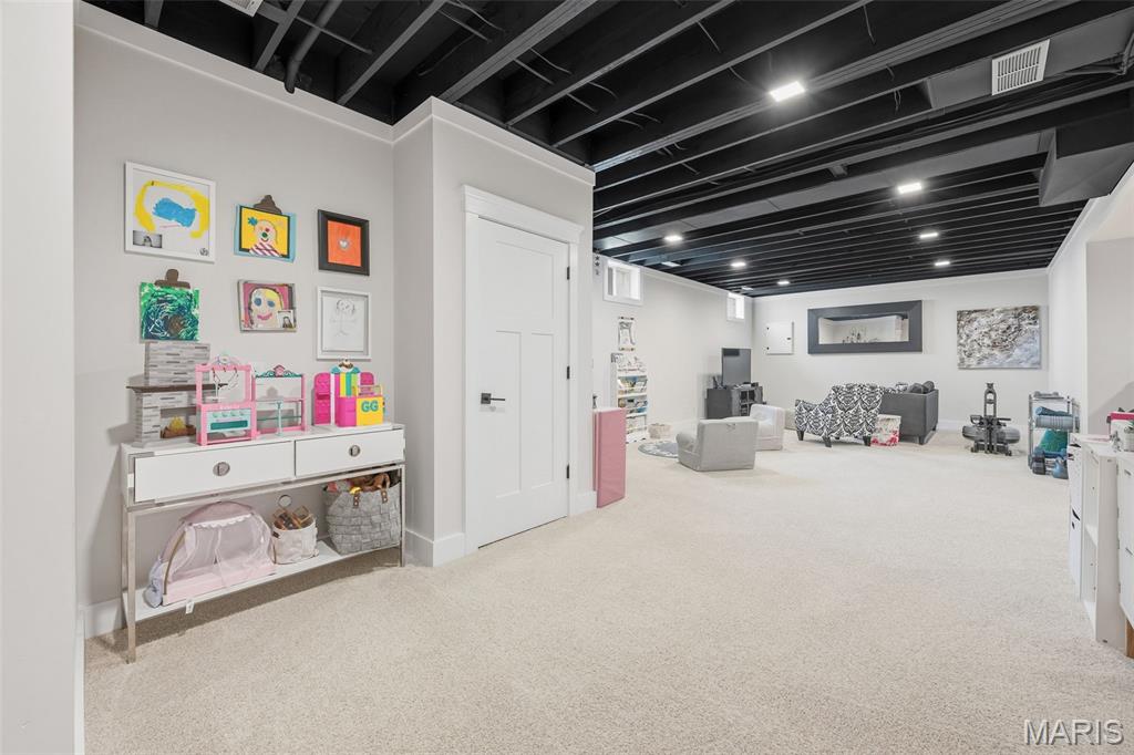 919 Poinsetta Lane