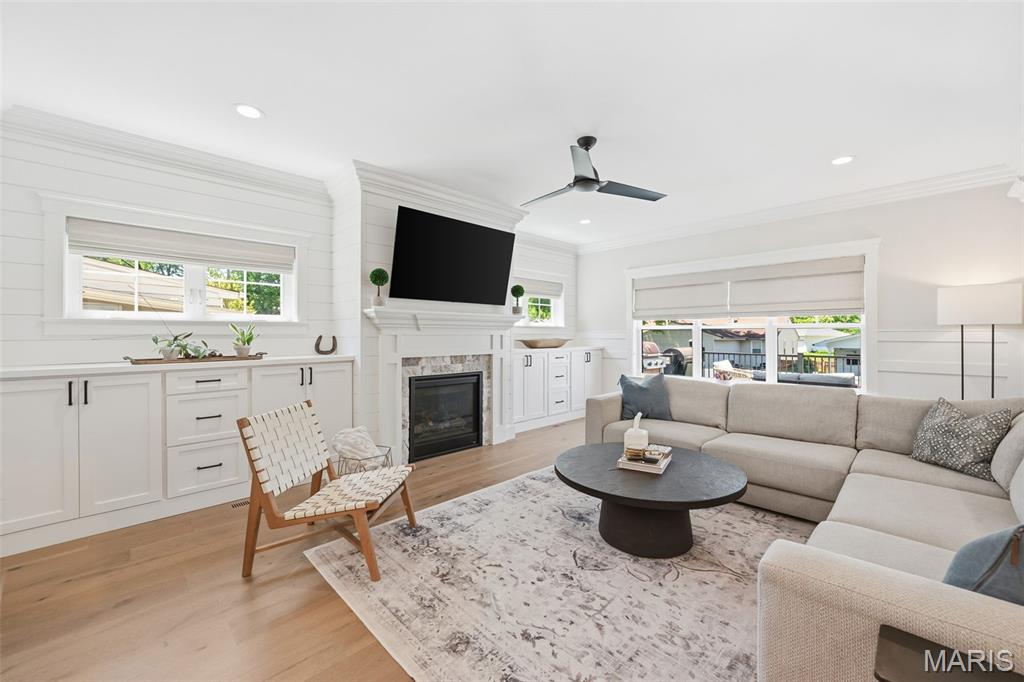 919 Poinsetta Lane