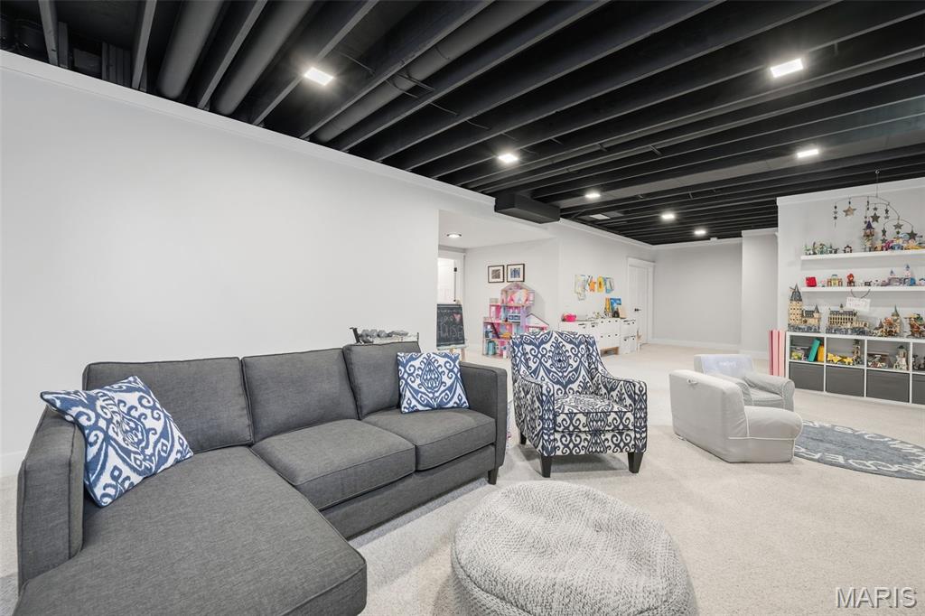 919 Poinsetta Lane