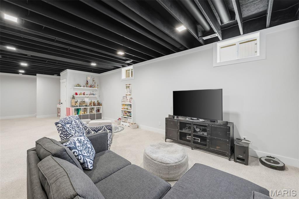 919 Poinsetta Lane