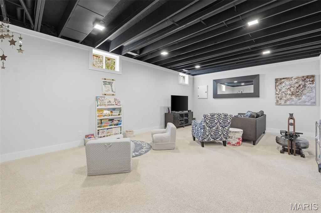 919 Poinsetta Lane