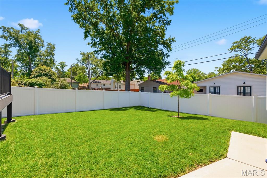 919 Poinsetta Lane
