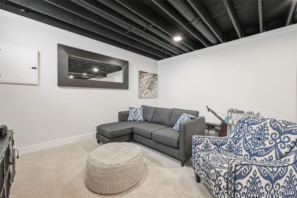 919 Poinsetta Lane