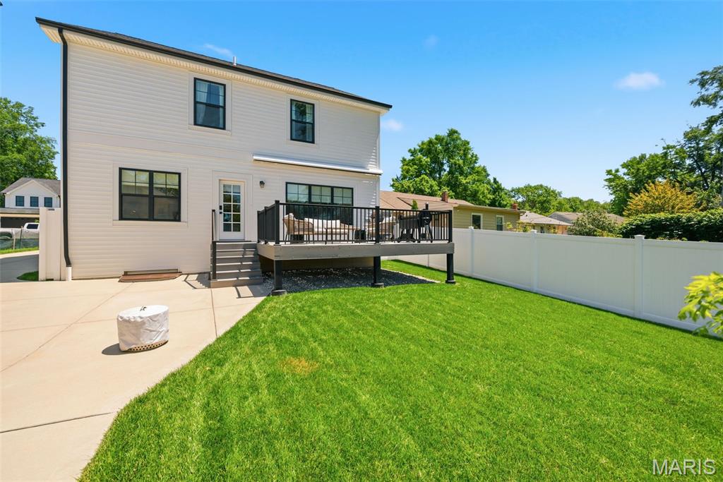 919 Poinsetta Lane