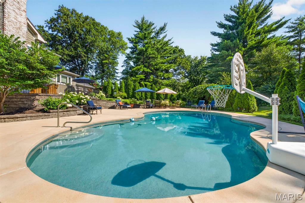 1688 Frontenac Woods Lane