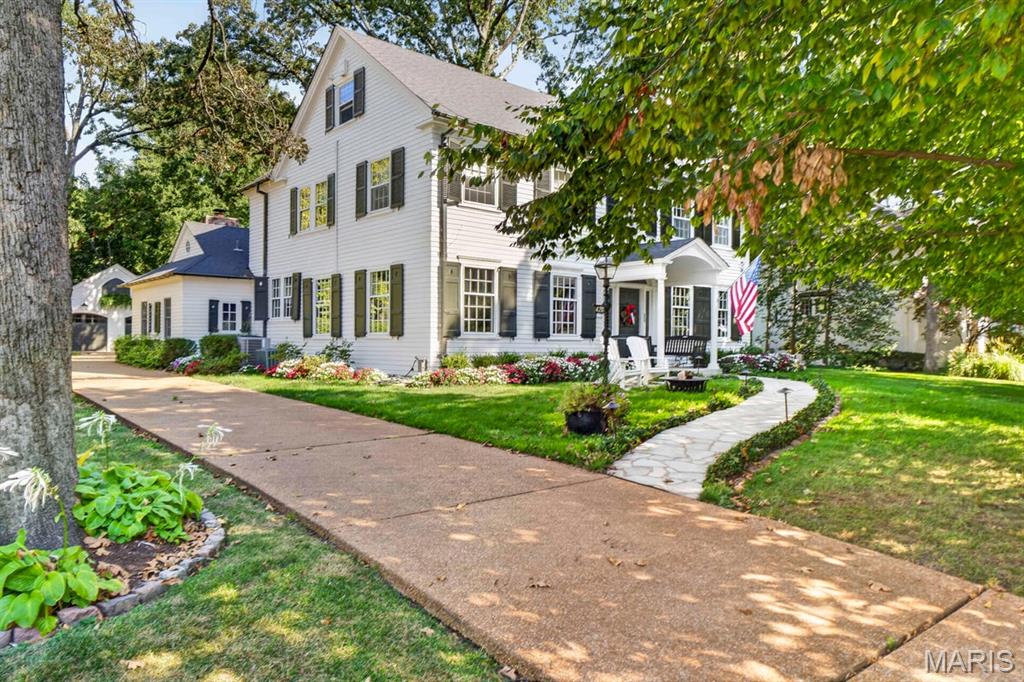 420 Yorkshire Place