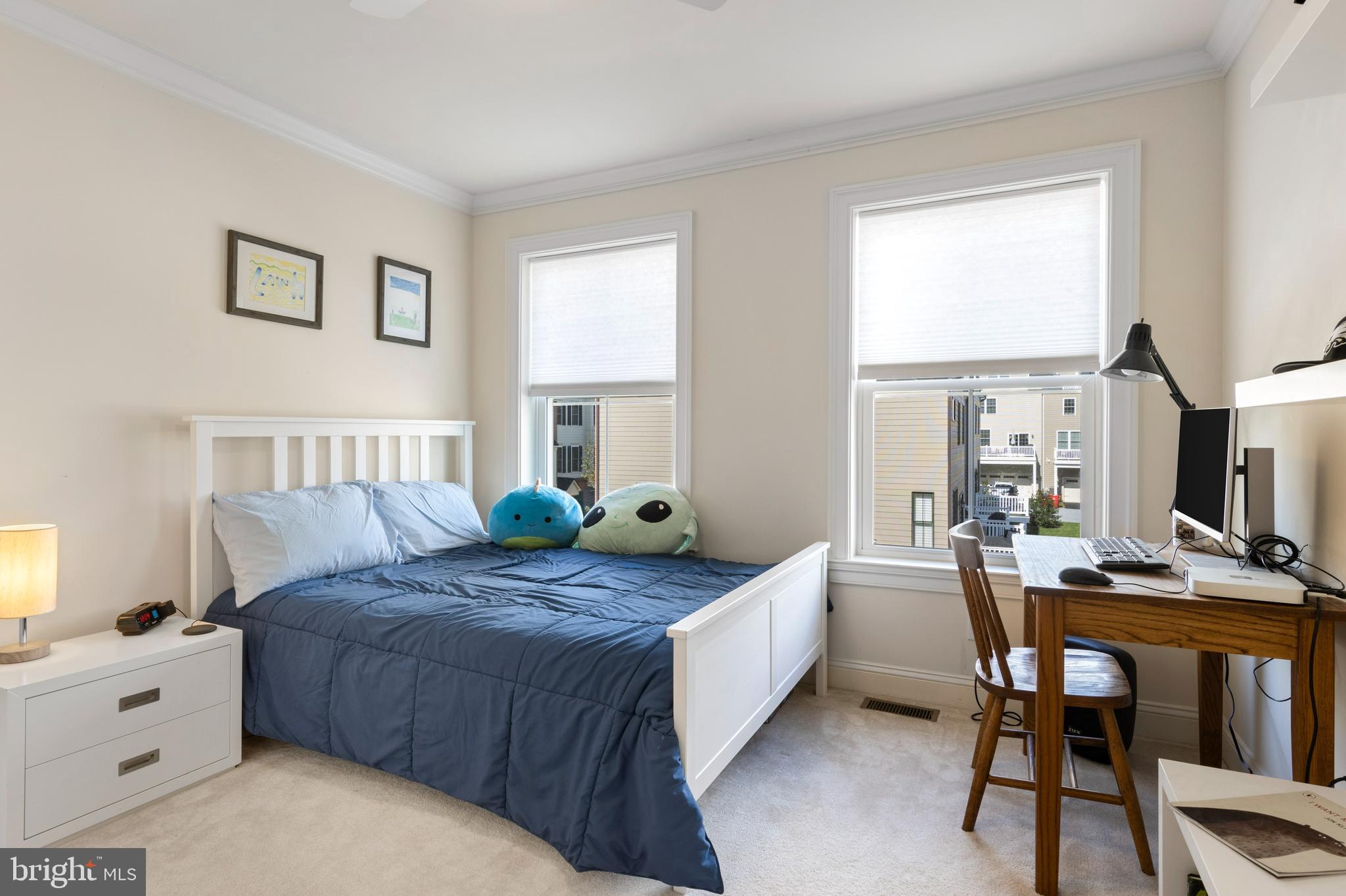 76 Parkview Cir