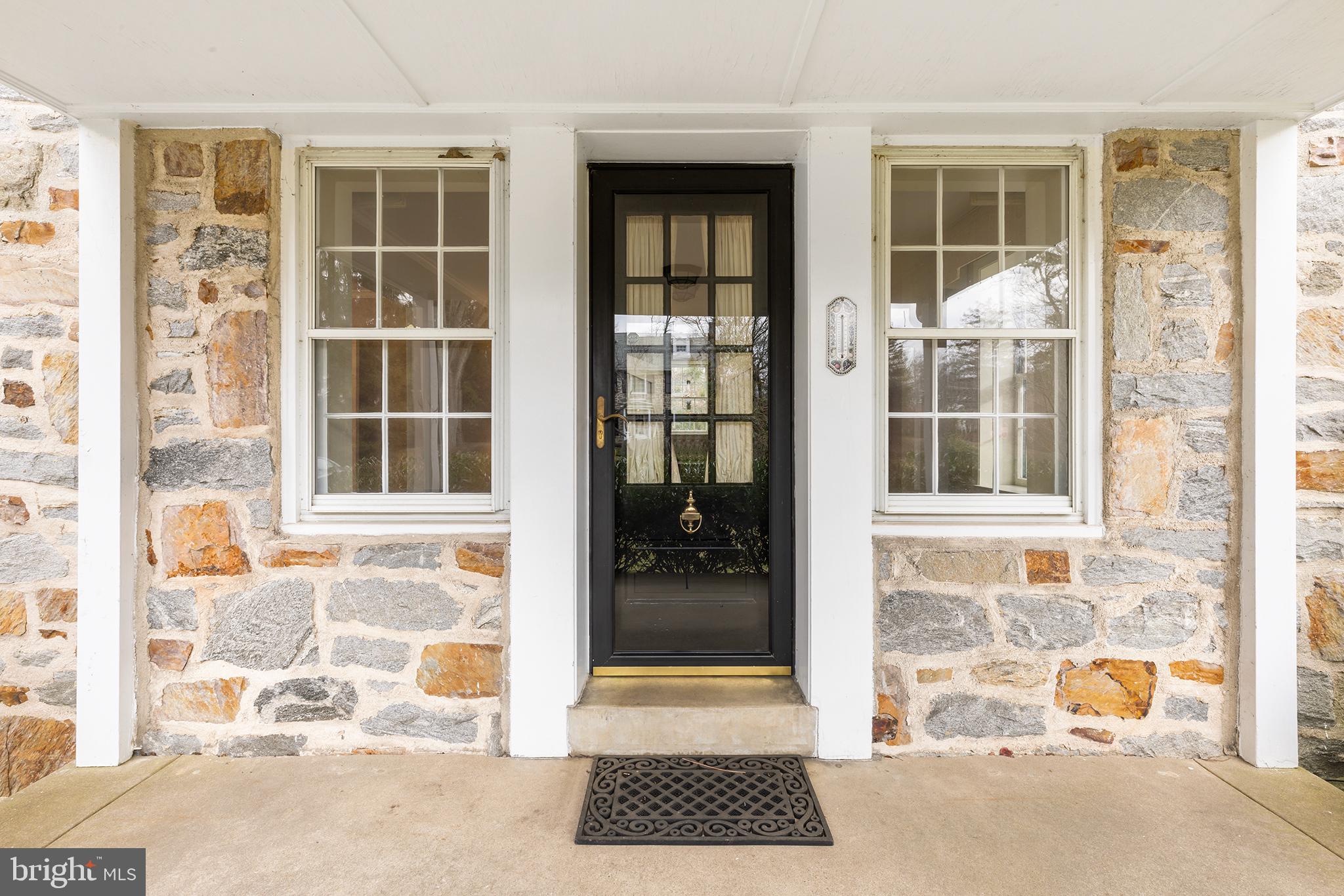 541 W Beechtree Ln