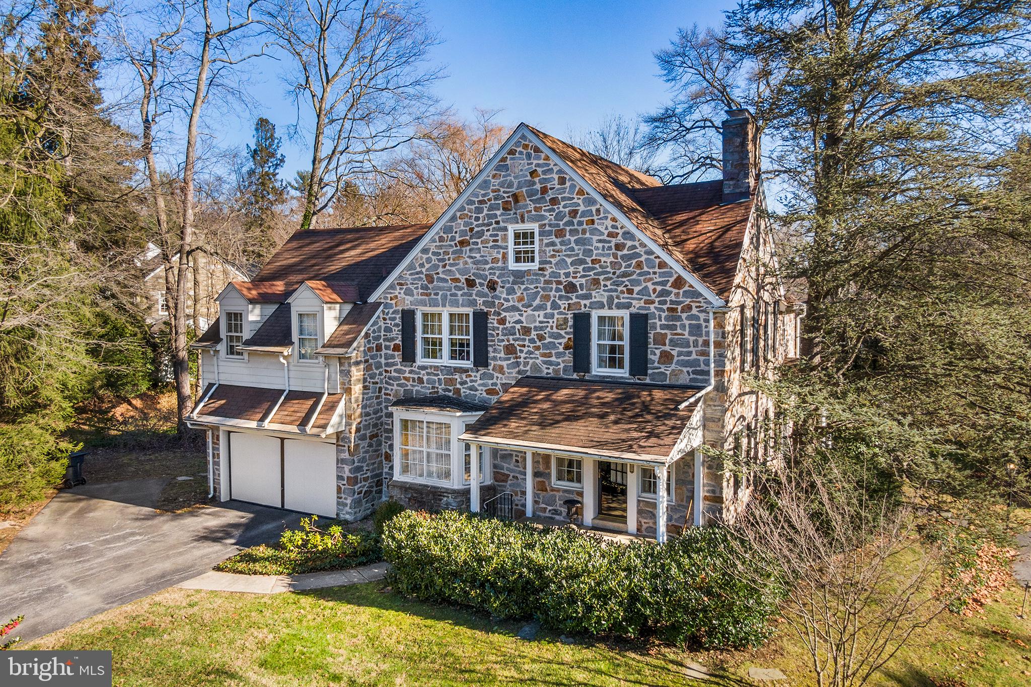 541 W Beechtree Ln