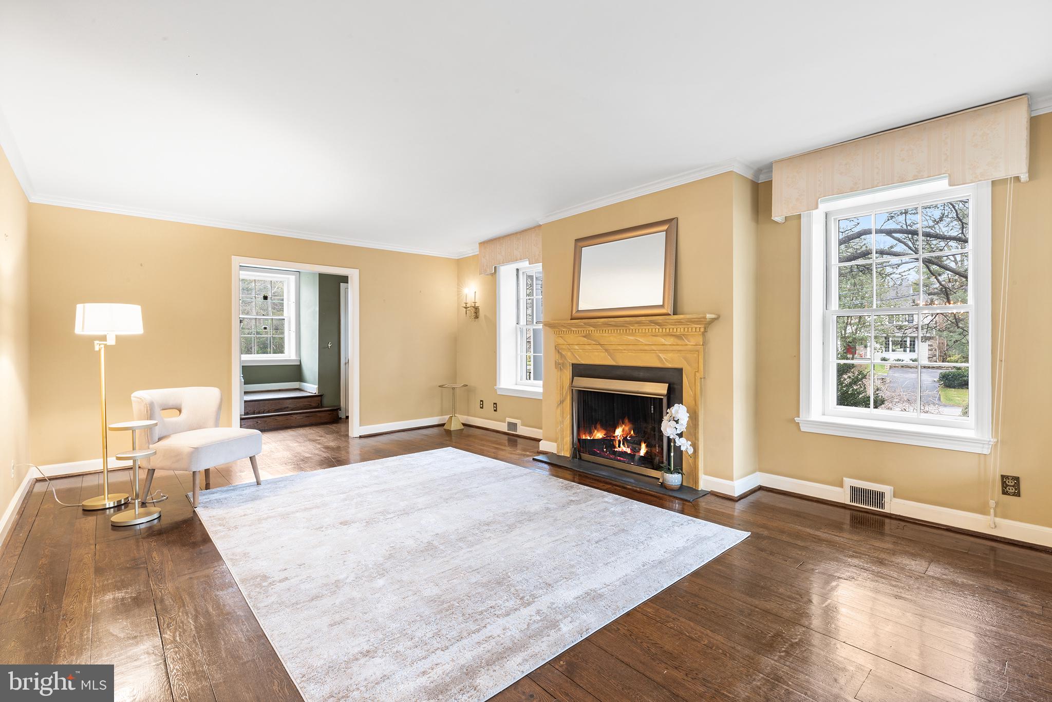 541 W Beechtree Ln