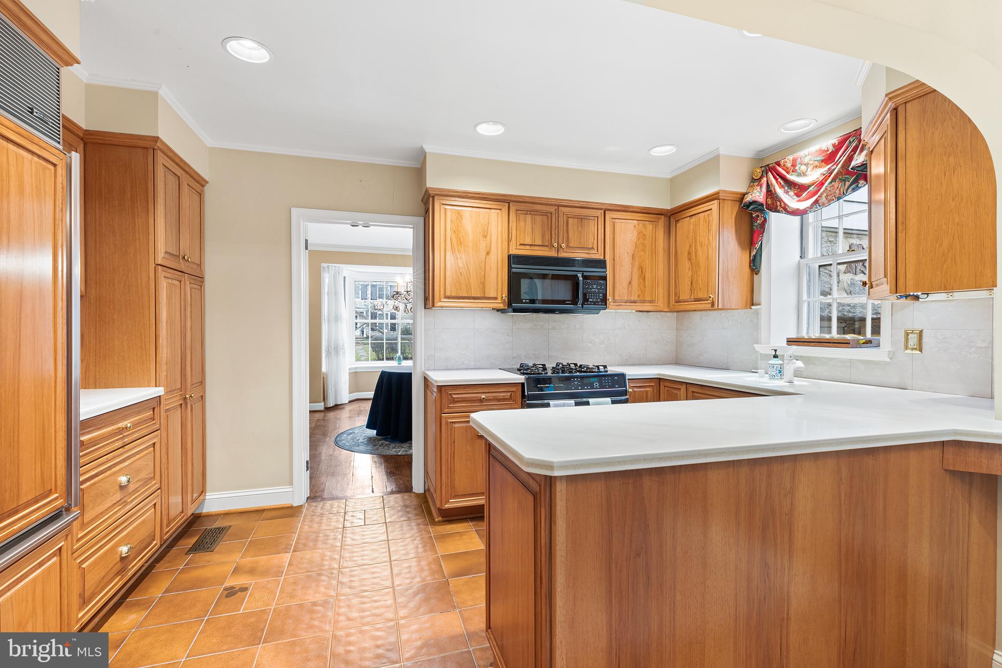 541 W Beechtree Ln