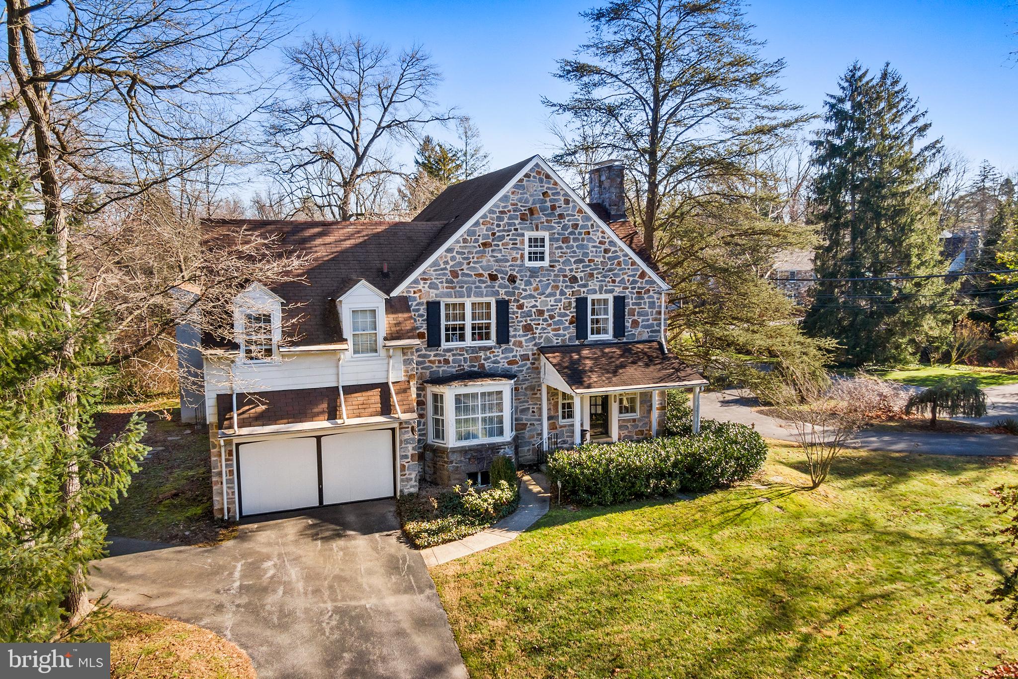 541 W Beechtree Ln