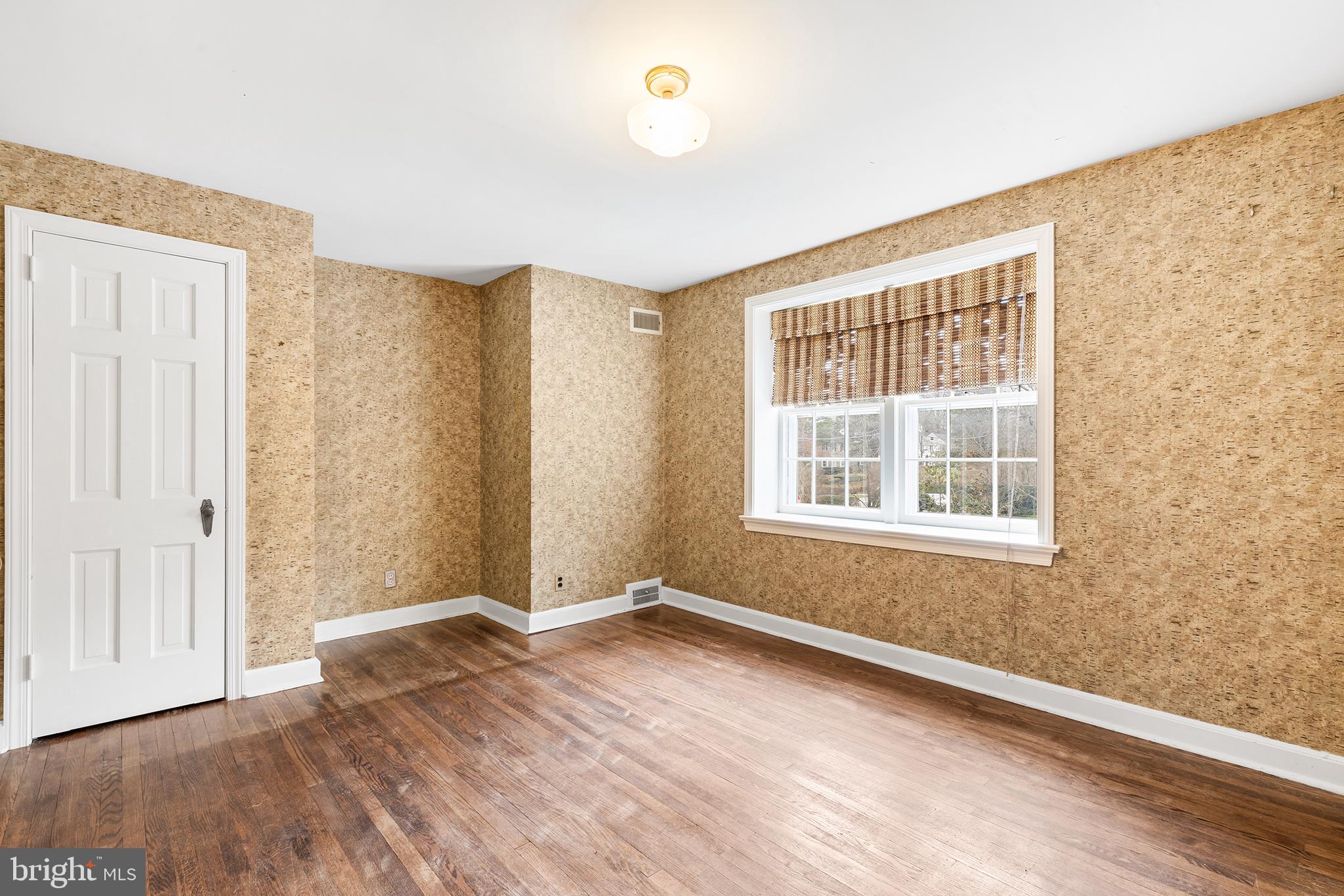 541 W Beechtree Ln