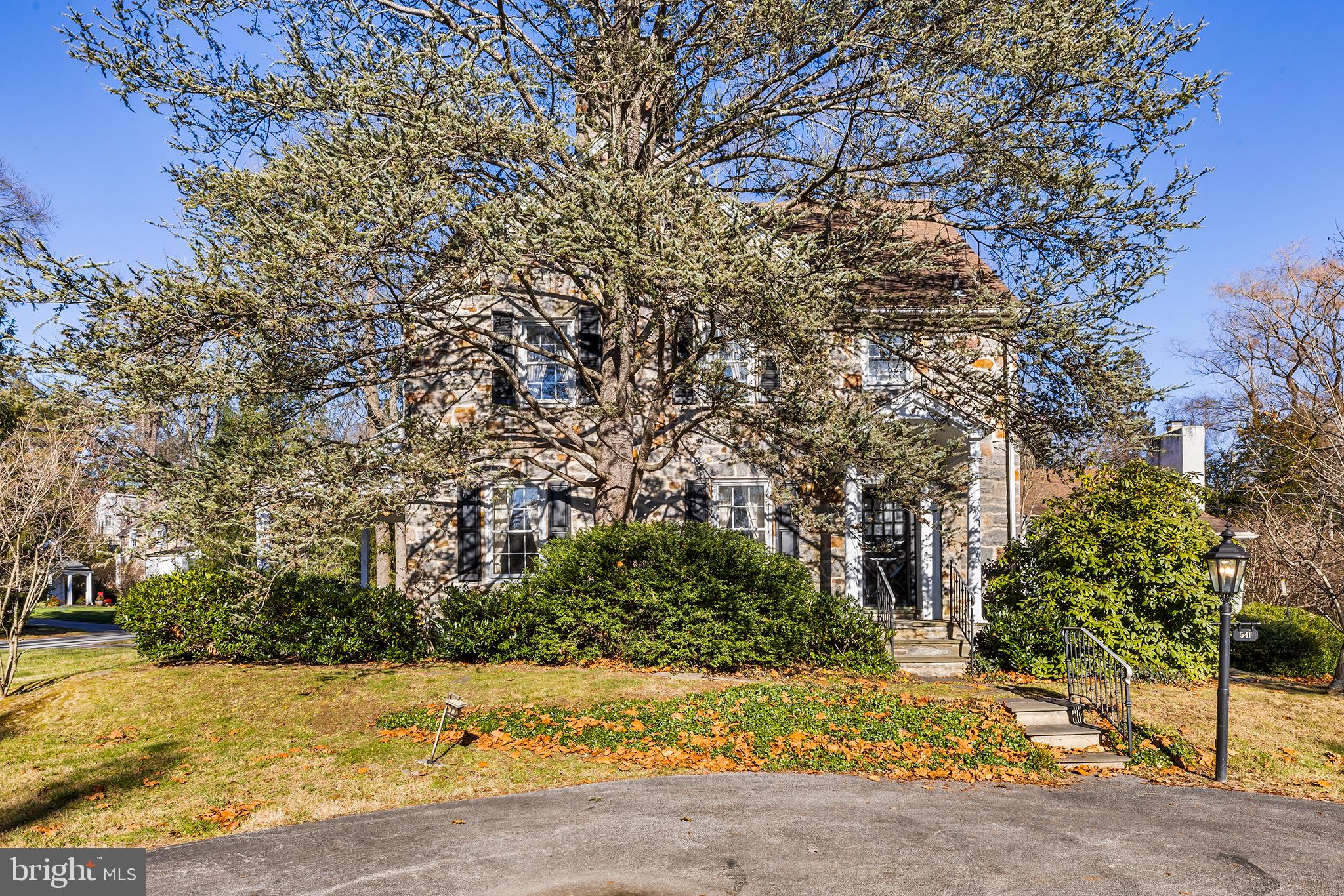541 W Beechtree Ln