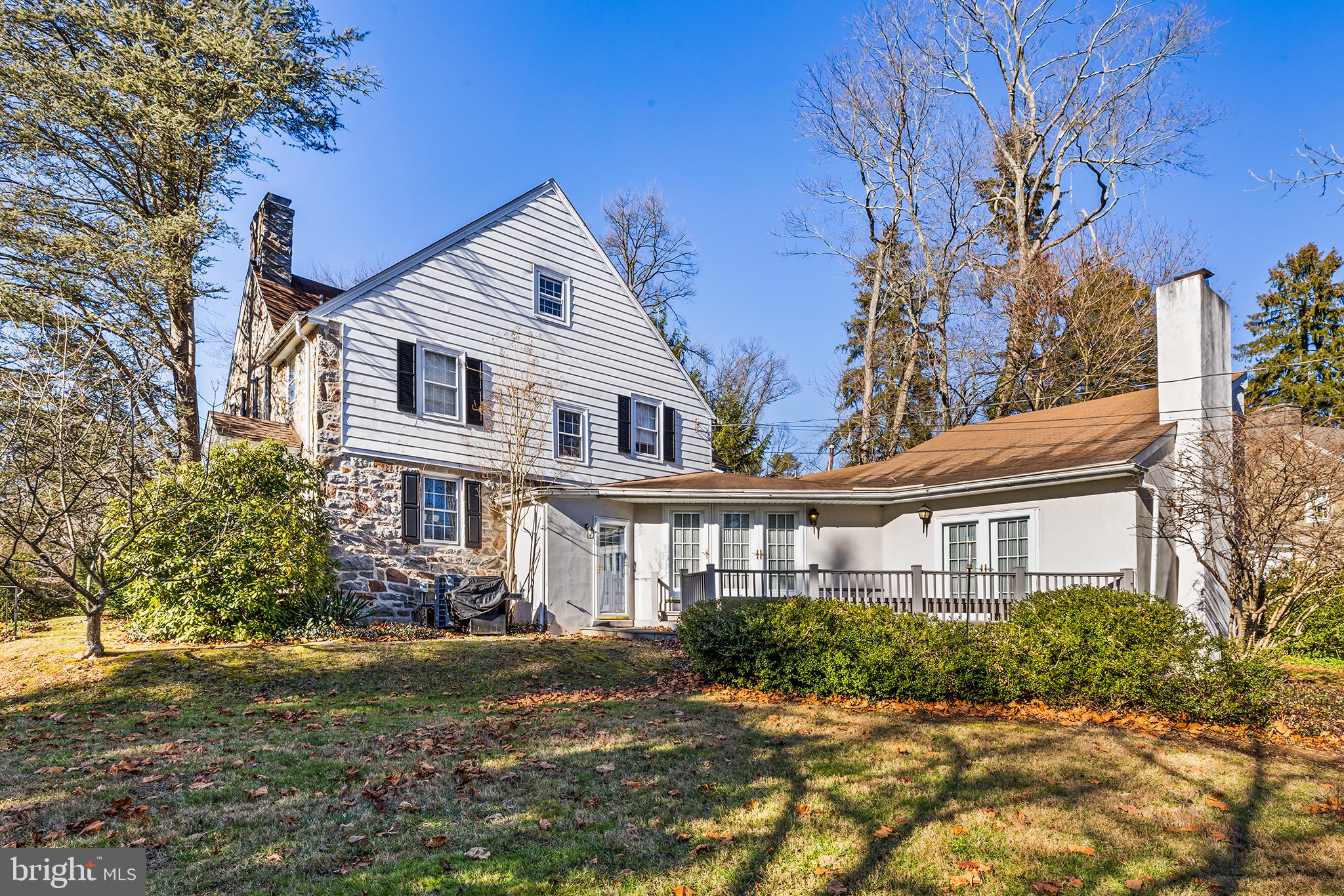 541 W Beechtree Ln