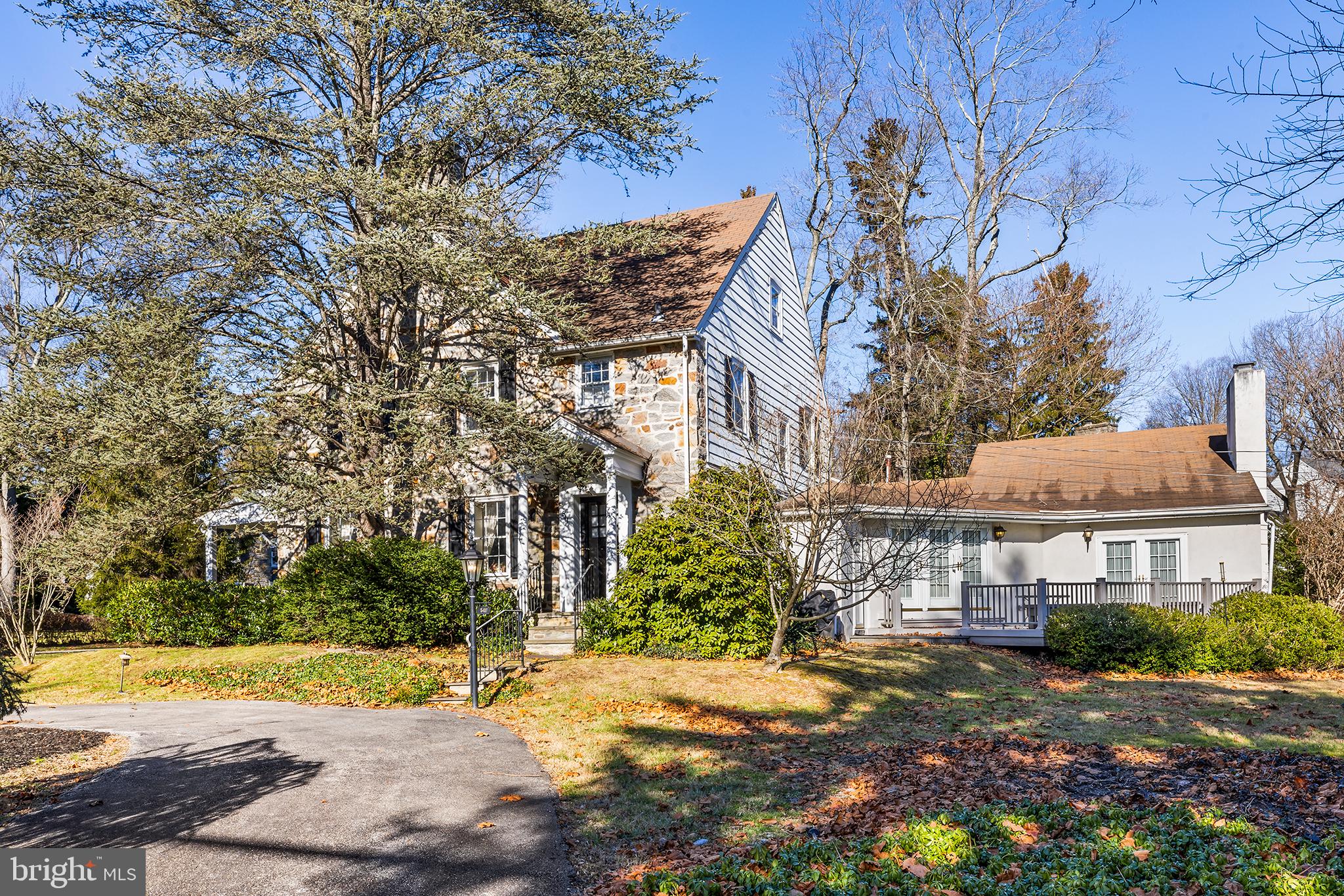 541 W Beechtree Ln