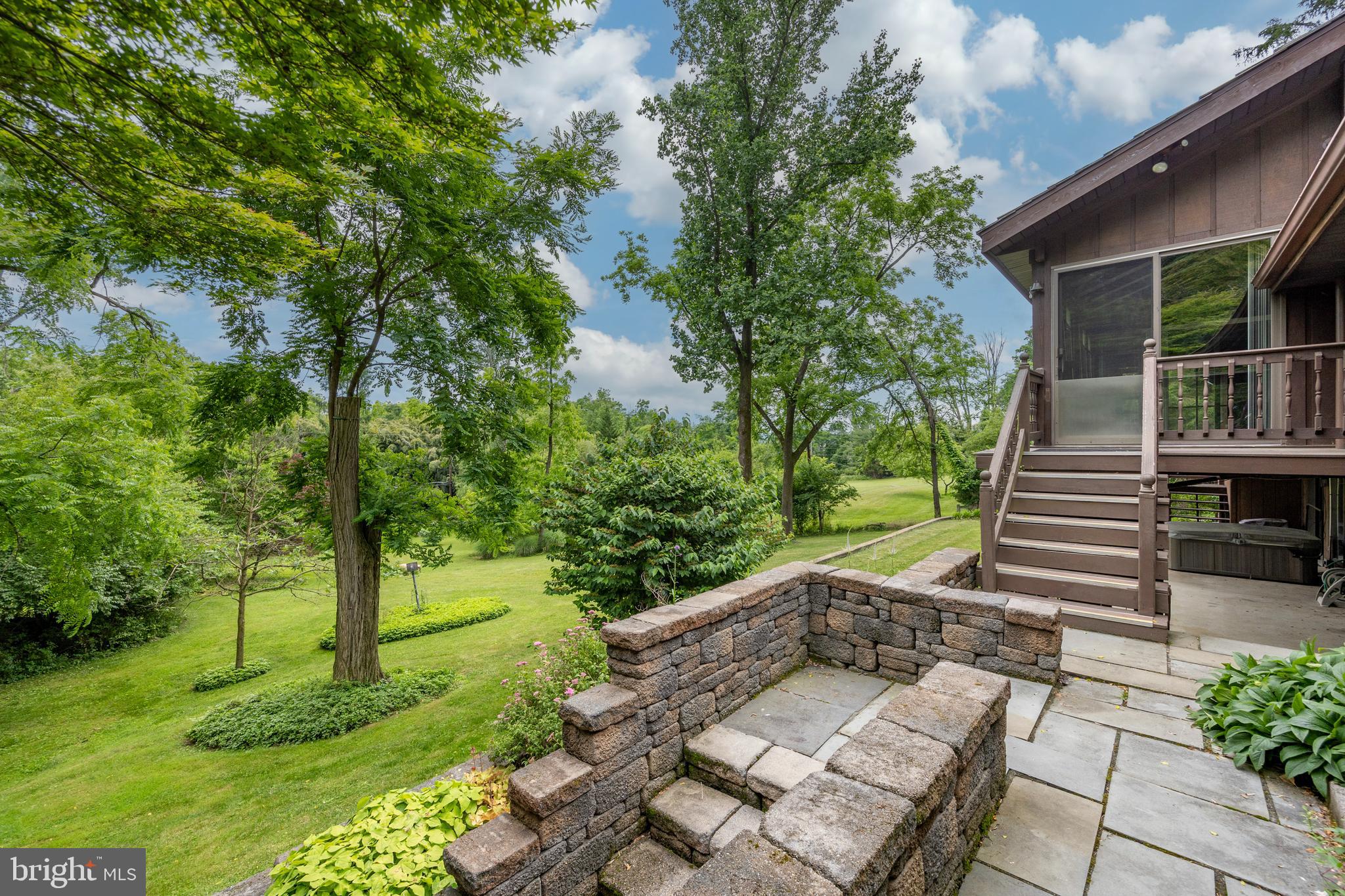 215 Downing Rd