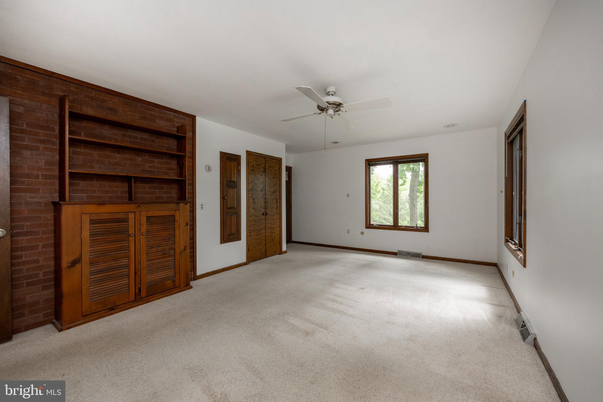 215 Downing Rd