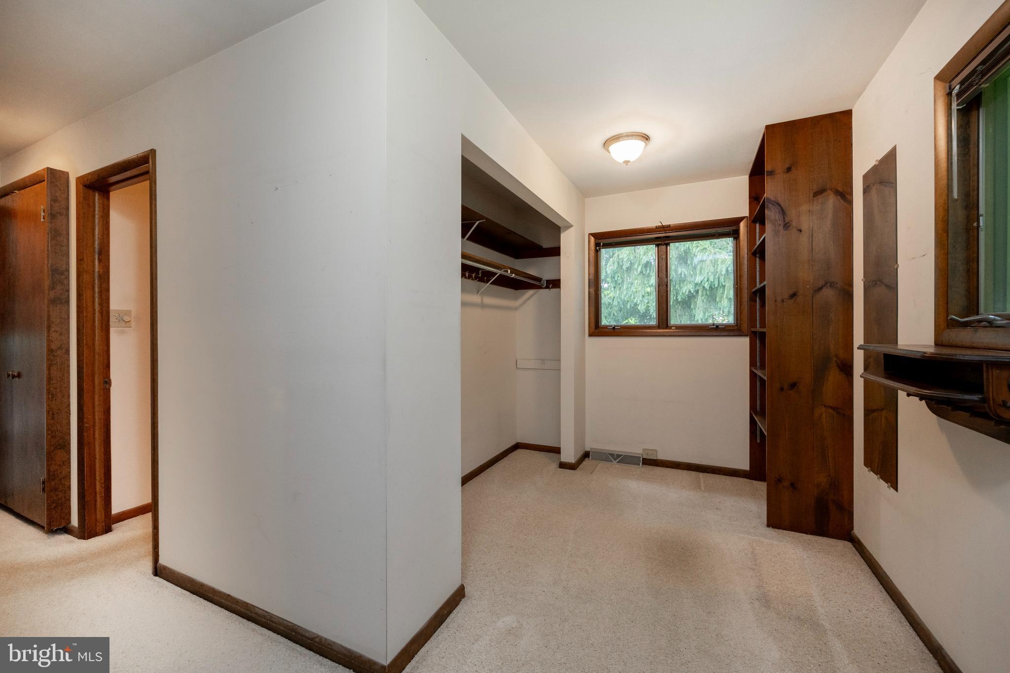 215 Downing Rd