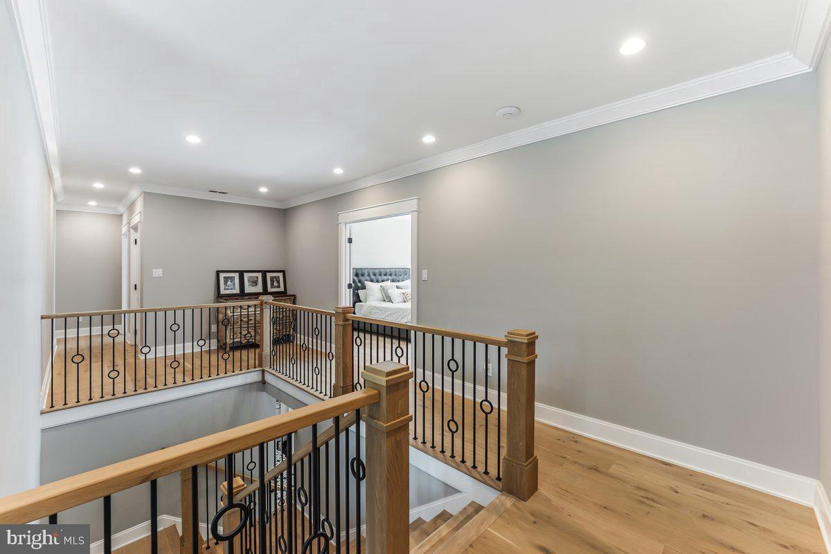 6 Evergreen Ln