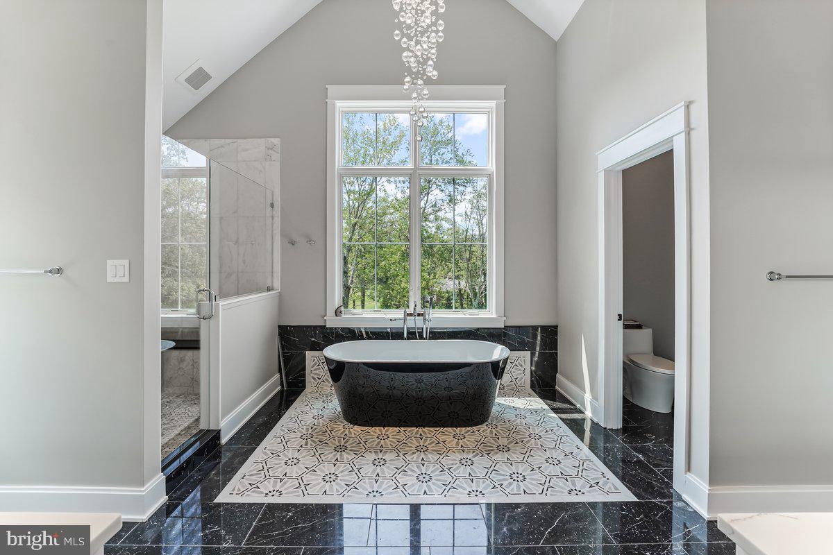 6 Evergreen Ln