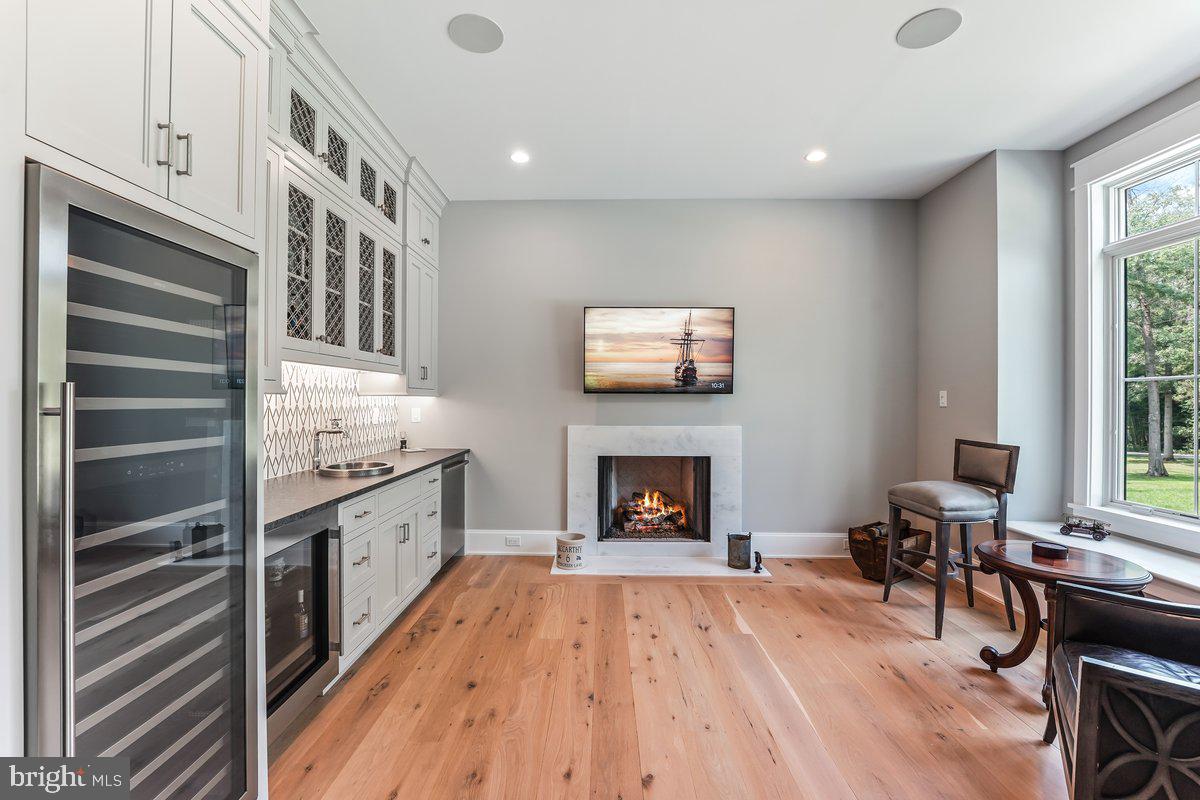 6 Evergreen Ln