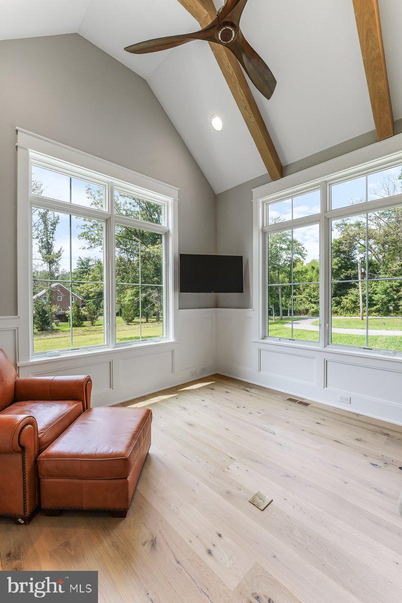 6 Evergreen Ln
