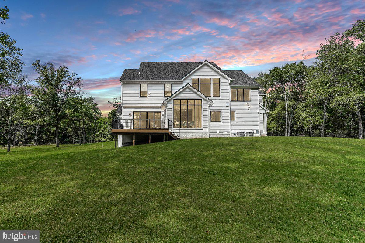 6 Evergreen Ln