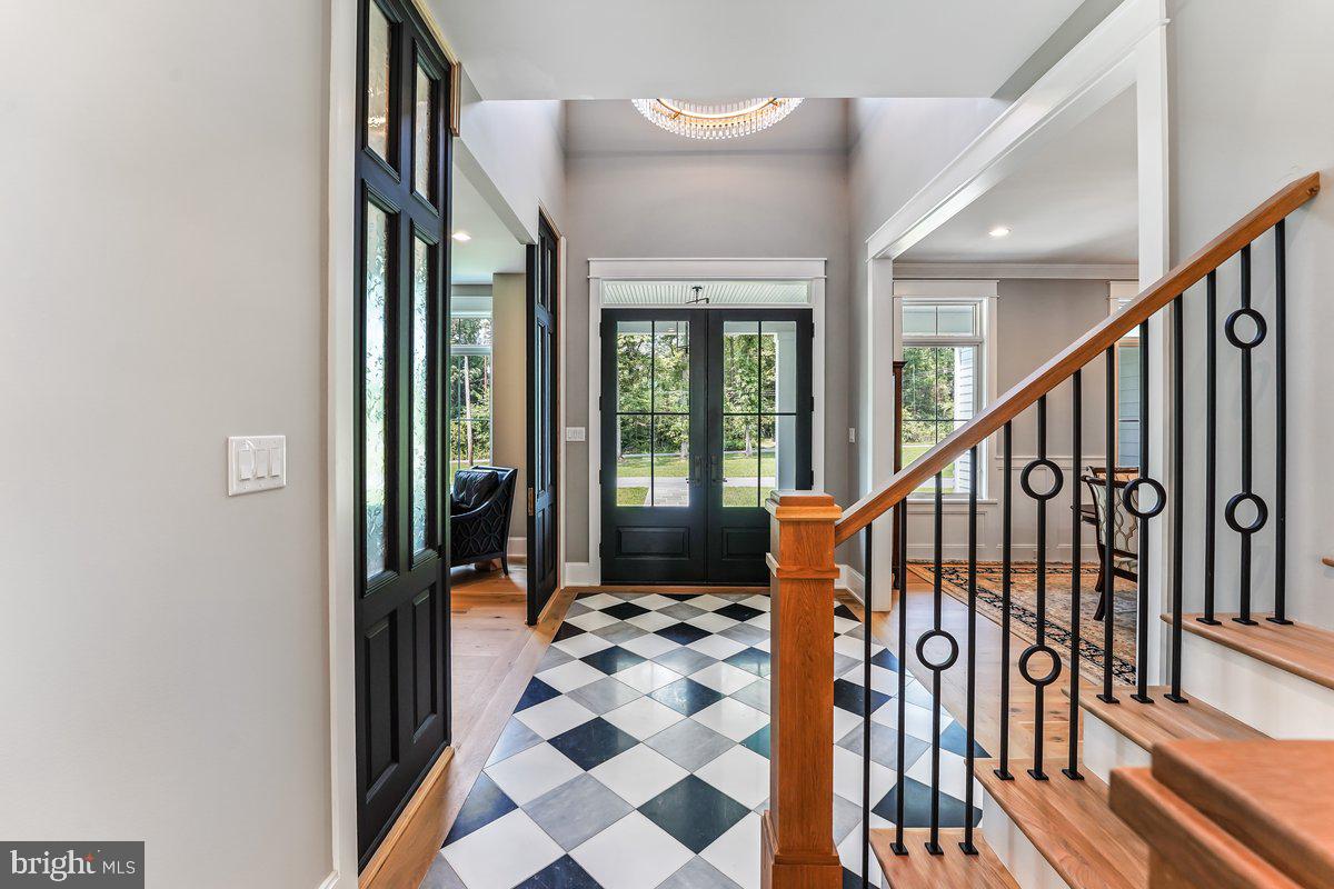 6 Evergreen Ln