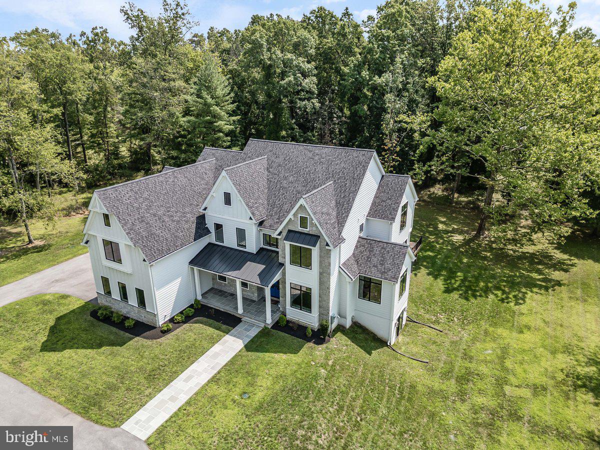 6 Evergreen Ln