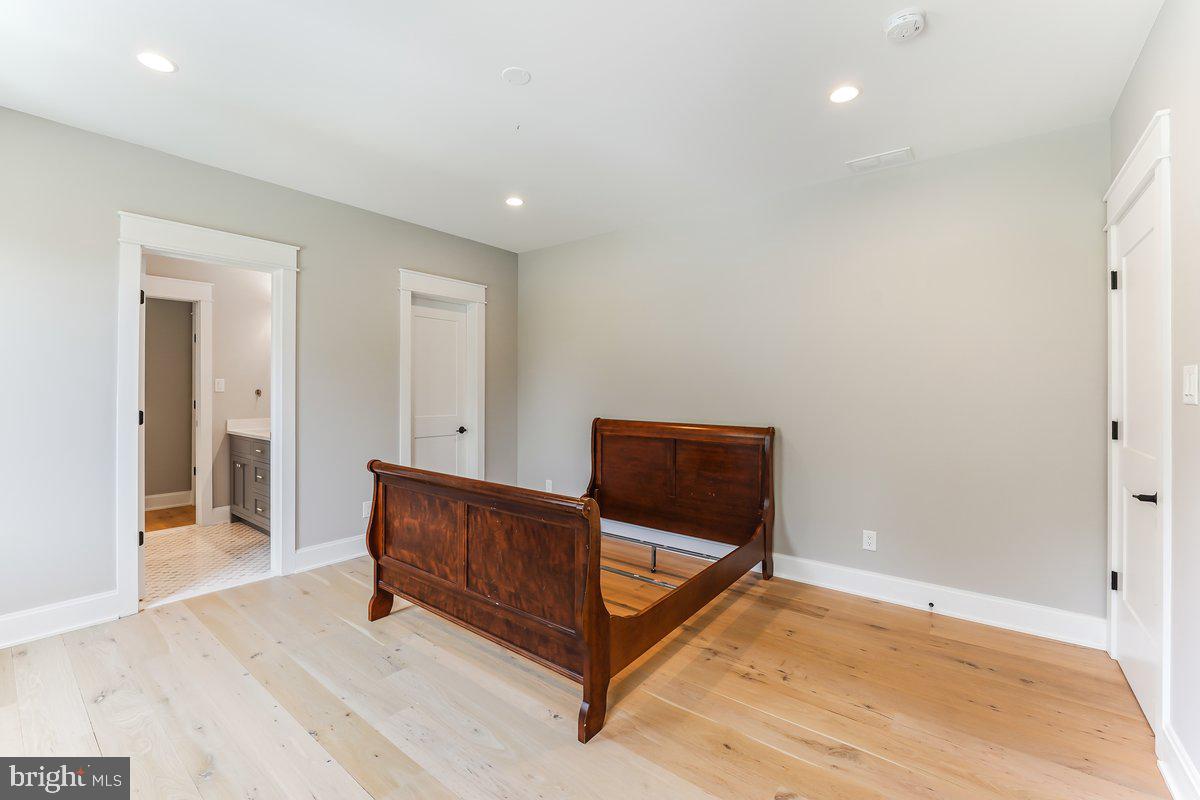 6 Evergreen Ln