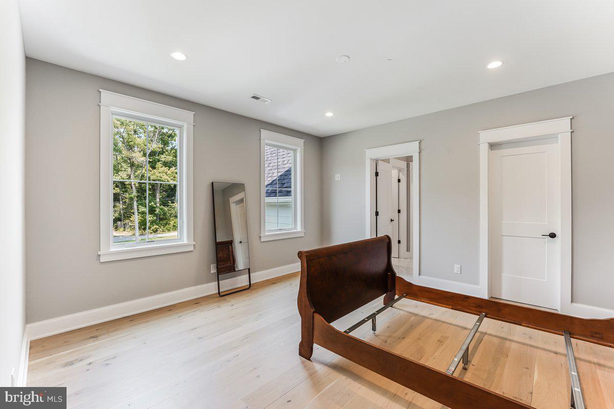 6 Evergreen Ln