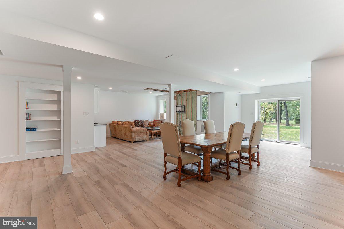 6 Evergreen Ln